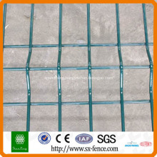 Welded wire mesh fence gate